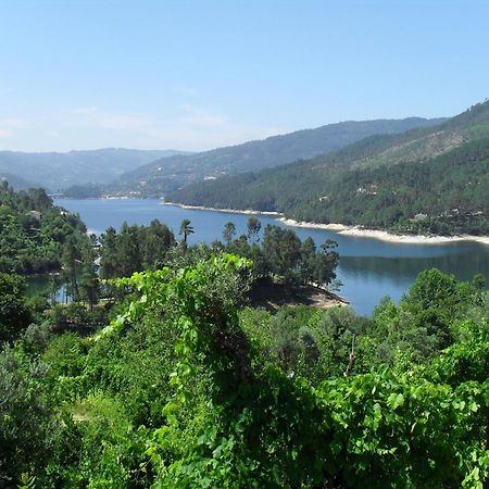 Hotel Lagoa Azul Do Герес Екстериор снимка