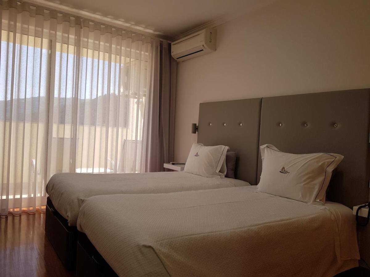 Hotel Lagoa Azul Do Герес Екстериор снимка