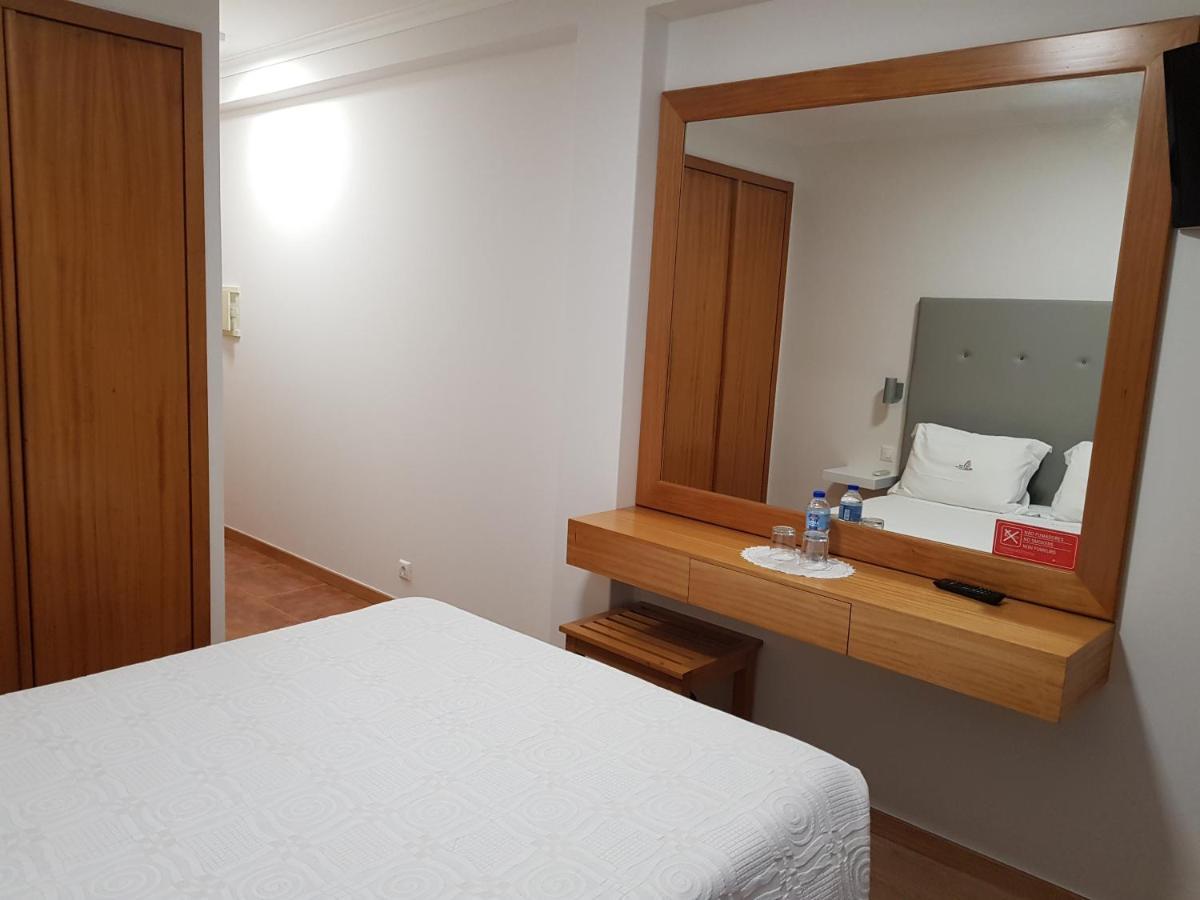 Hotel Lagoa Azul Do Герес Екстериор снимка