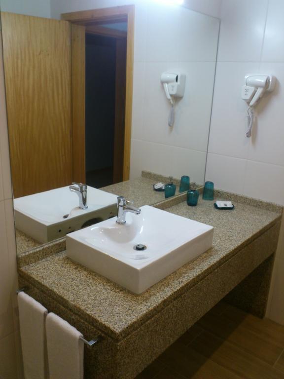 Hotel Lagoa Azul Do Герес Стая снимка
