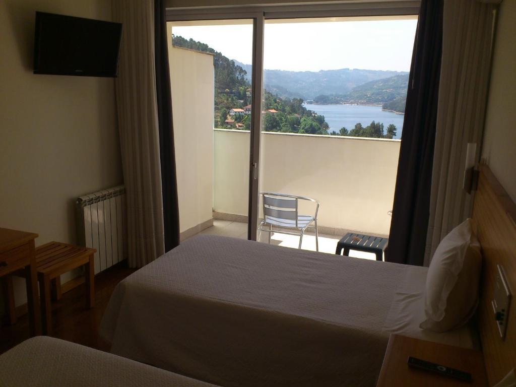 Hotel Lagoa Azul Do Герес Стая снимка